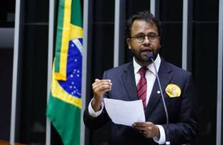 Deputado federal Pastor Henrique Vieira, do PSOL do Rio de Janeiro (Foto: Câmara dos Deputados)